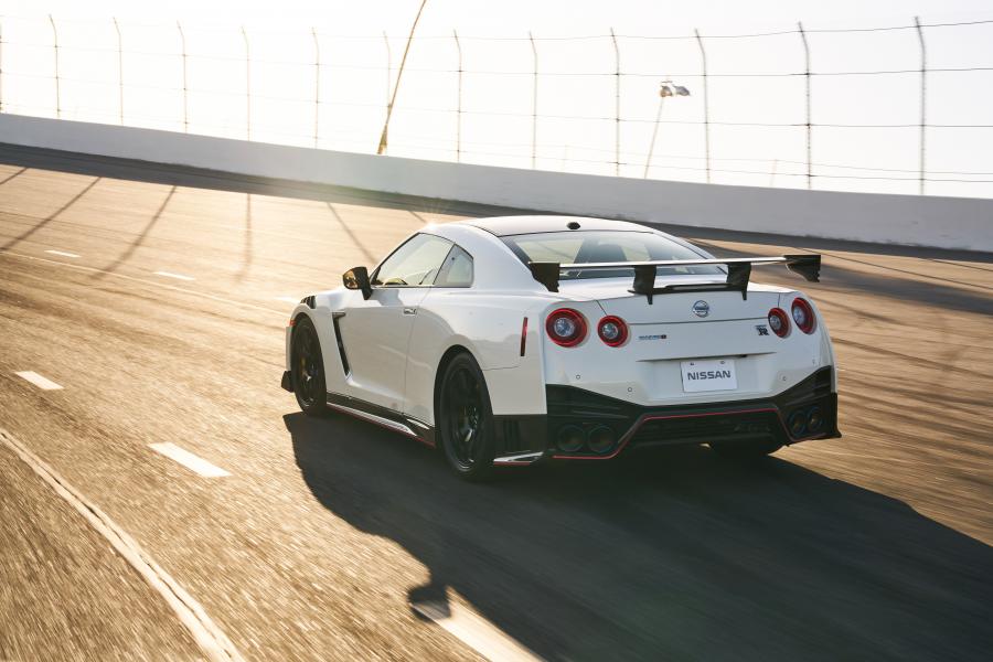  Nissan GT-R Nismo (R35) 2019 года  (NA) (фото 3 из 19)